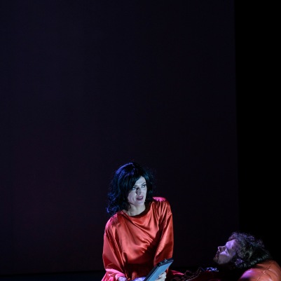 Claudia Boyle (Giulietta) and Julian Hubbard (Hoffmann) in The Tales of Hoffmann. Photo by Pat Redmond.